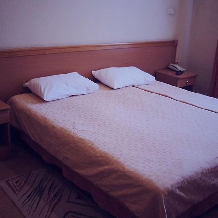 Ural Hotel Magnitogorsk Dış mekan fotoğraf